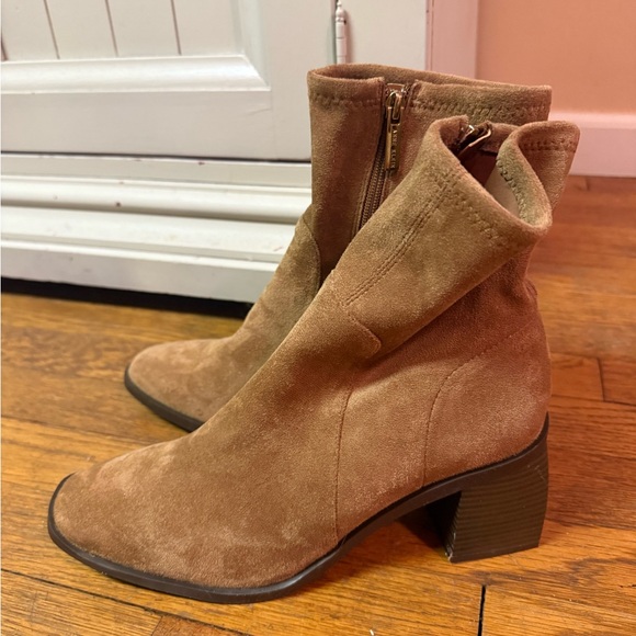 Anne Klein Tan Suede Ankle Boots NWOT - Picture 5 of 5